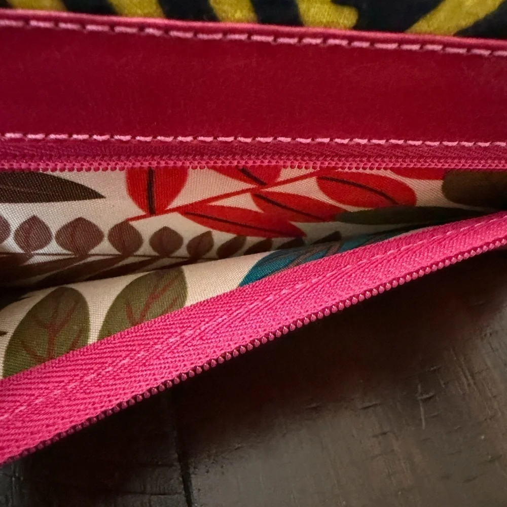 Geometric Pattern Women's Clutch with Pink Trim